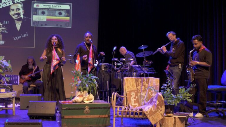 Dari Dalam Ke-Luar | Van Binnen Naar Buiten — muziek in Drenthe